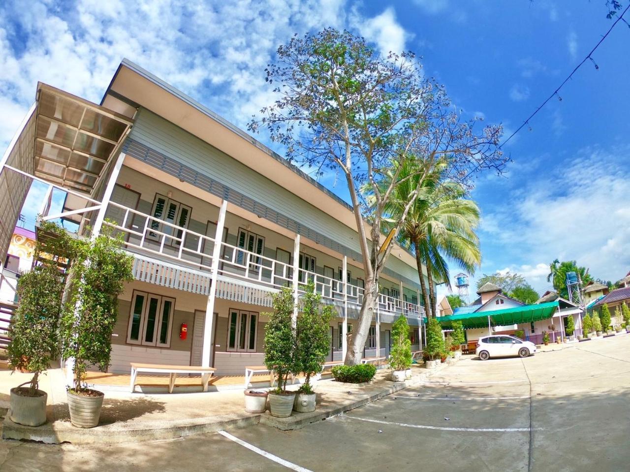 Revolution Auberge de jeunesse Pai